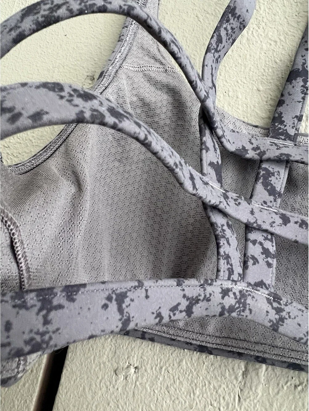 Vuori Yosemite Sports Bra in Chia Stucco Size S